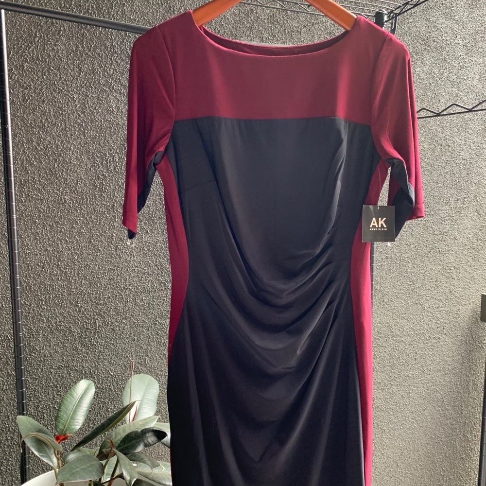 Anne Klein mid length dress in black/wine size 10